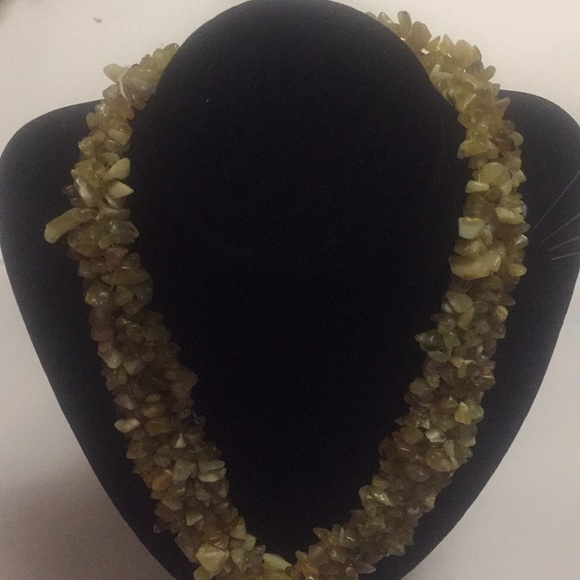 Jewelry - Moonstone chip beads necklace